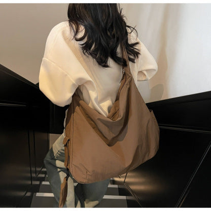 Amira™ – Große Umhängetasche mit Außentasche, lässig, modisch & vielseitig [50 % Rabatt]