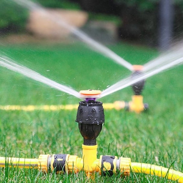 1 + 1 Gratis | AquaClip™ - 360° Verstellbarer Gartensprenger  – verstellbare Bewässerung