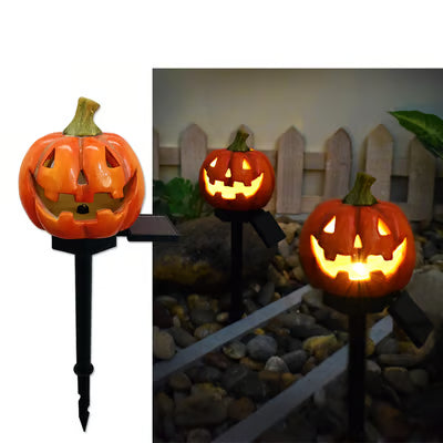 Solar Kürbislaterne — Outdoor Halloween Dekoration mit warmem Lichtschein
