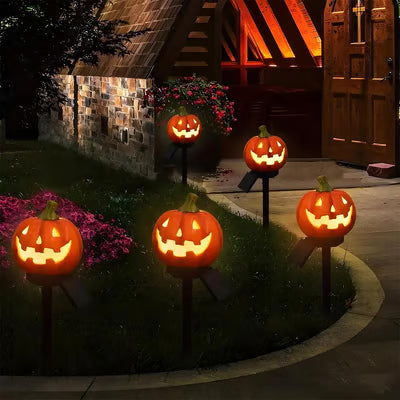 Solar Kürbislaterne — Outdoor Halloween Dekoration mit warmem Lichtschein
