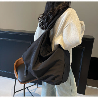 Amira™ – Große Umhängetasche mit Außentasche, lässig, modisch & vielseitig [50 % Rabatt]