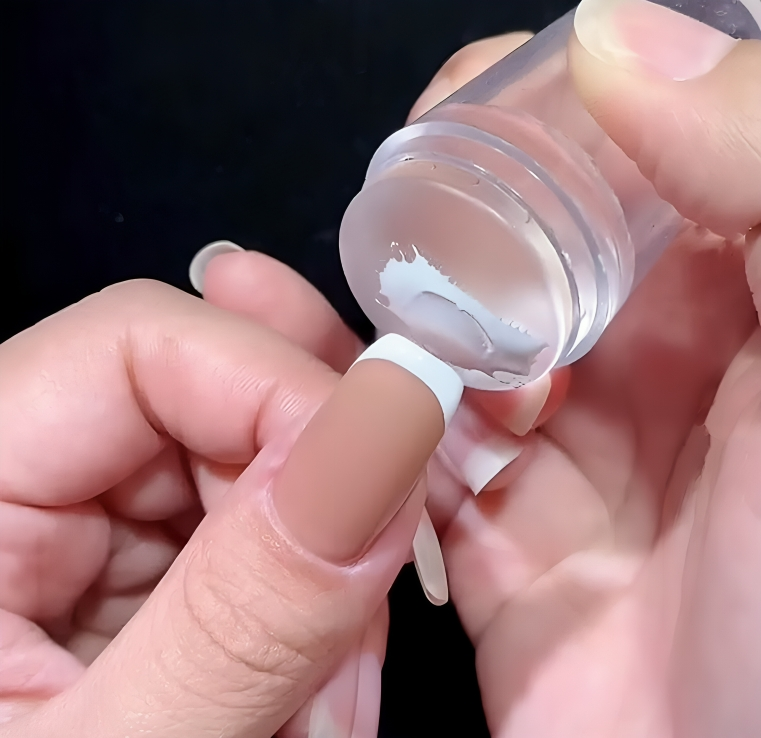 TipStamp™ – French-Tip-Maniküre-Stempelset für kreative Nageldesigns [1 + 1 Gratis]