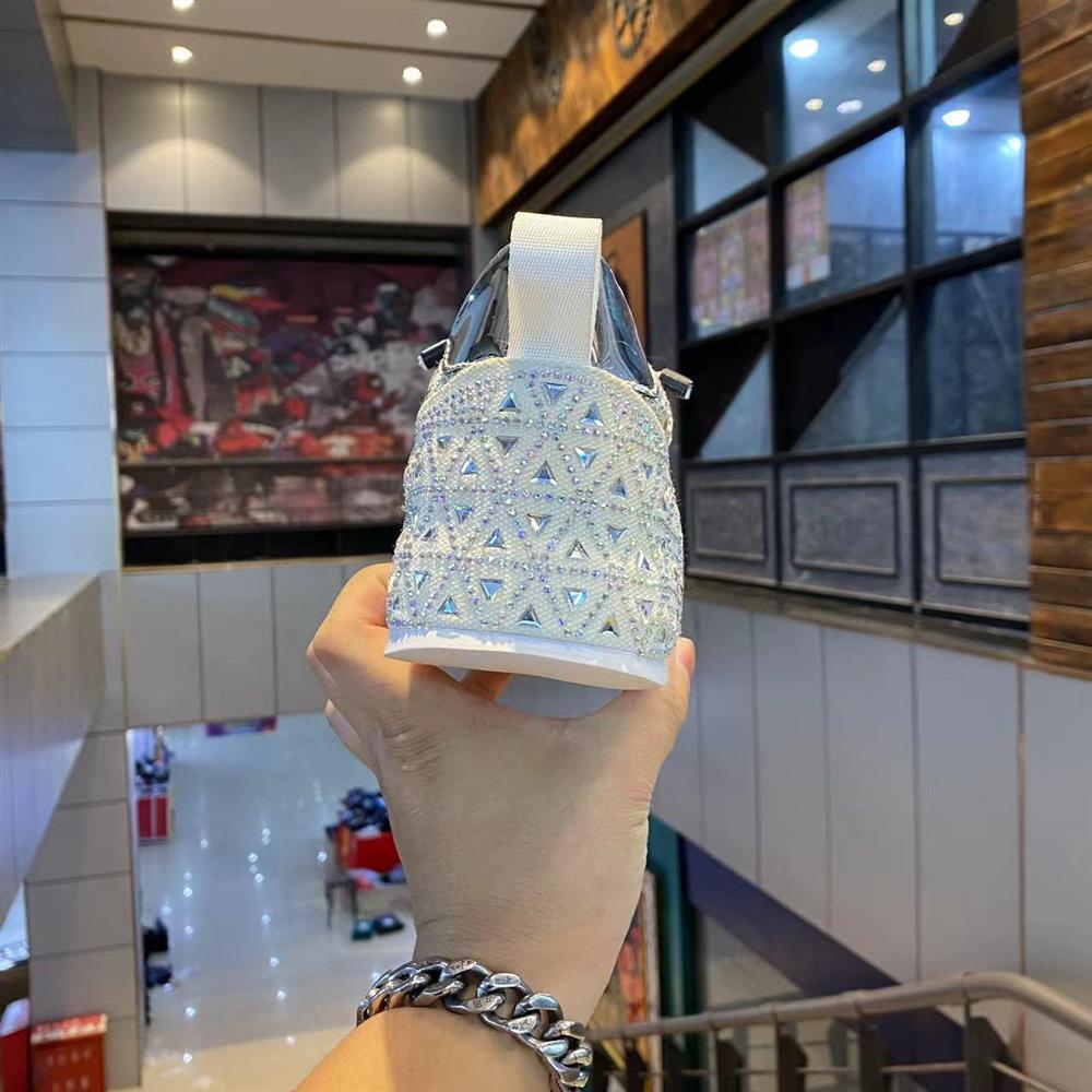 SneakLuxe™ – Diamantbesetzte, stylische und hochwertige Sneakers für Herren [50% Rabatt]