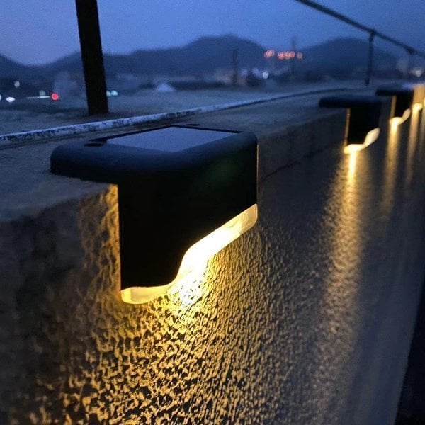 SolarLume™ - 4er-Set Solar-Terrassenlichter – Wetterfestes Außenlicht [2 + 2 Gratis]