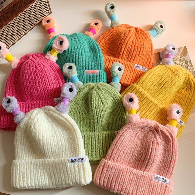 Monster-Strickmütze mit LED – Leuchtspaß für kalte Wintertage
