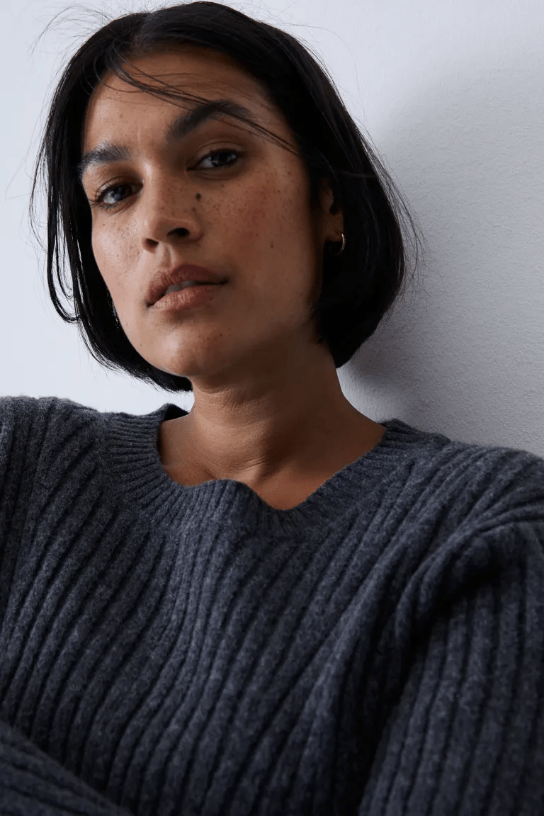 Emma™ – Rib-Knit mit Schlitzärmeln, Rundhals & figurbetonter Passform [50 % Rabatt]