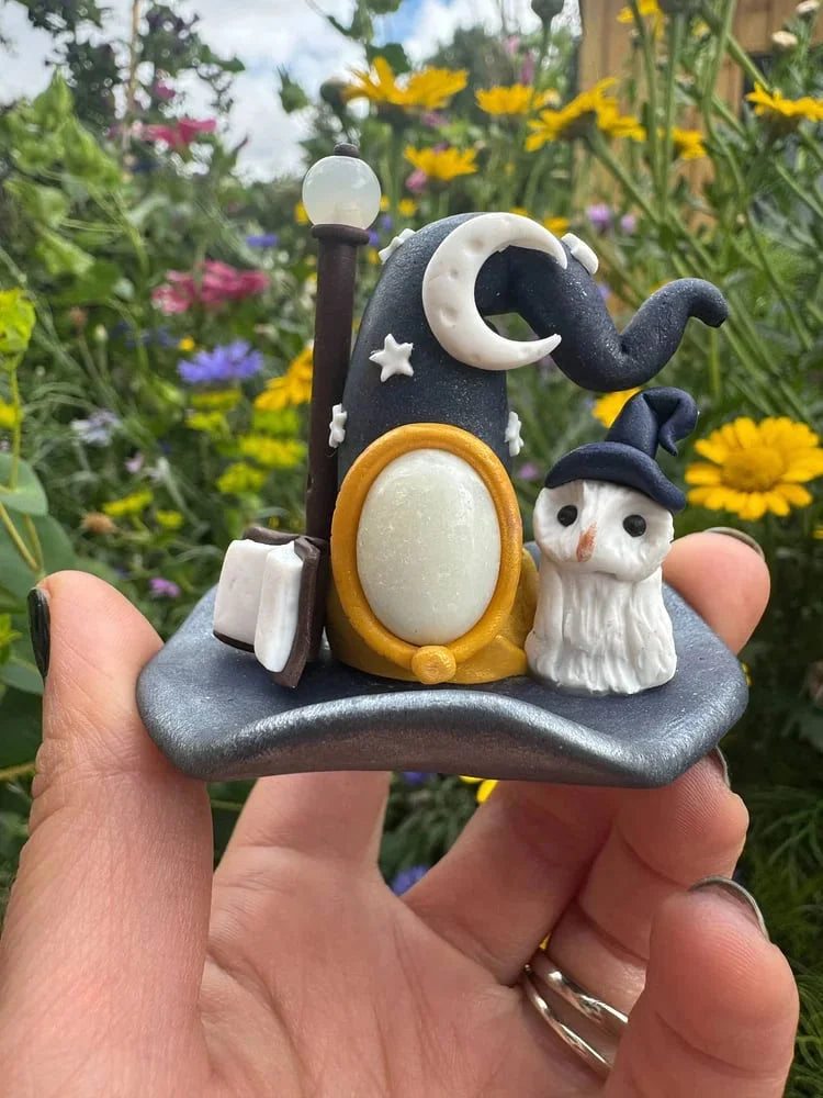 Handgefertigte Skulptur — verleiht magische Wohnatmosphäre