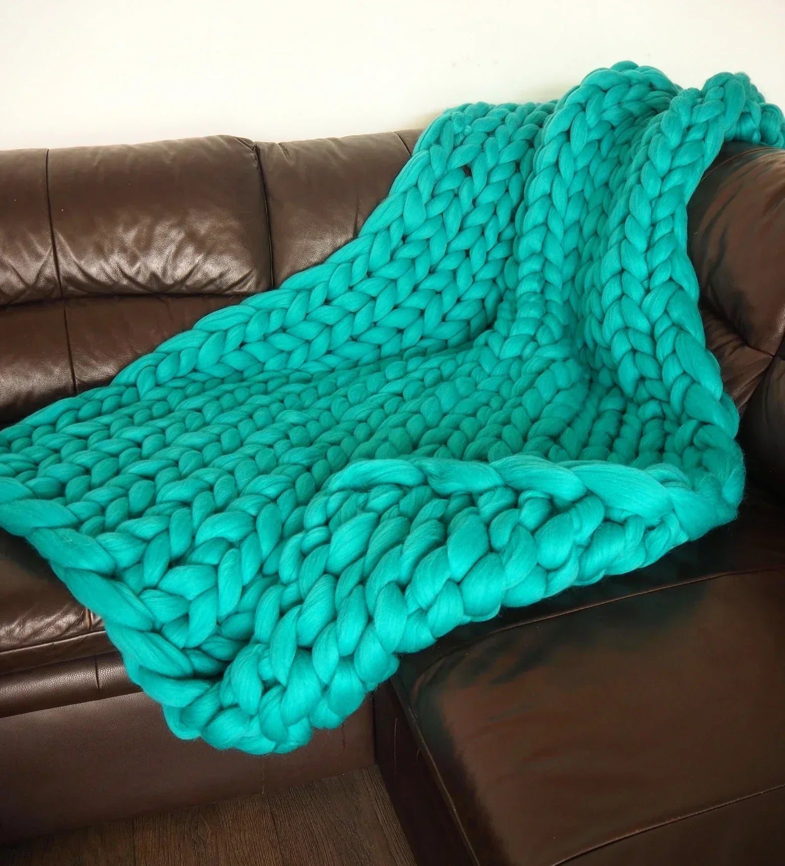 Strickdecke™ – Stilvolle, hypoallergene Decke für natürliche Wärme & Eleganz [50% Rabatt]