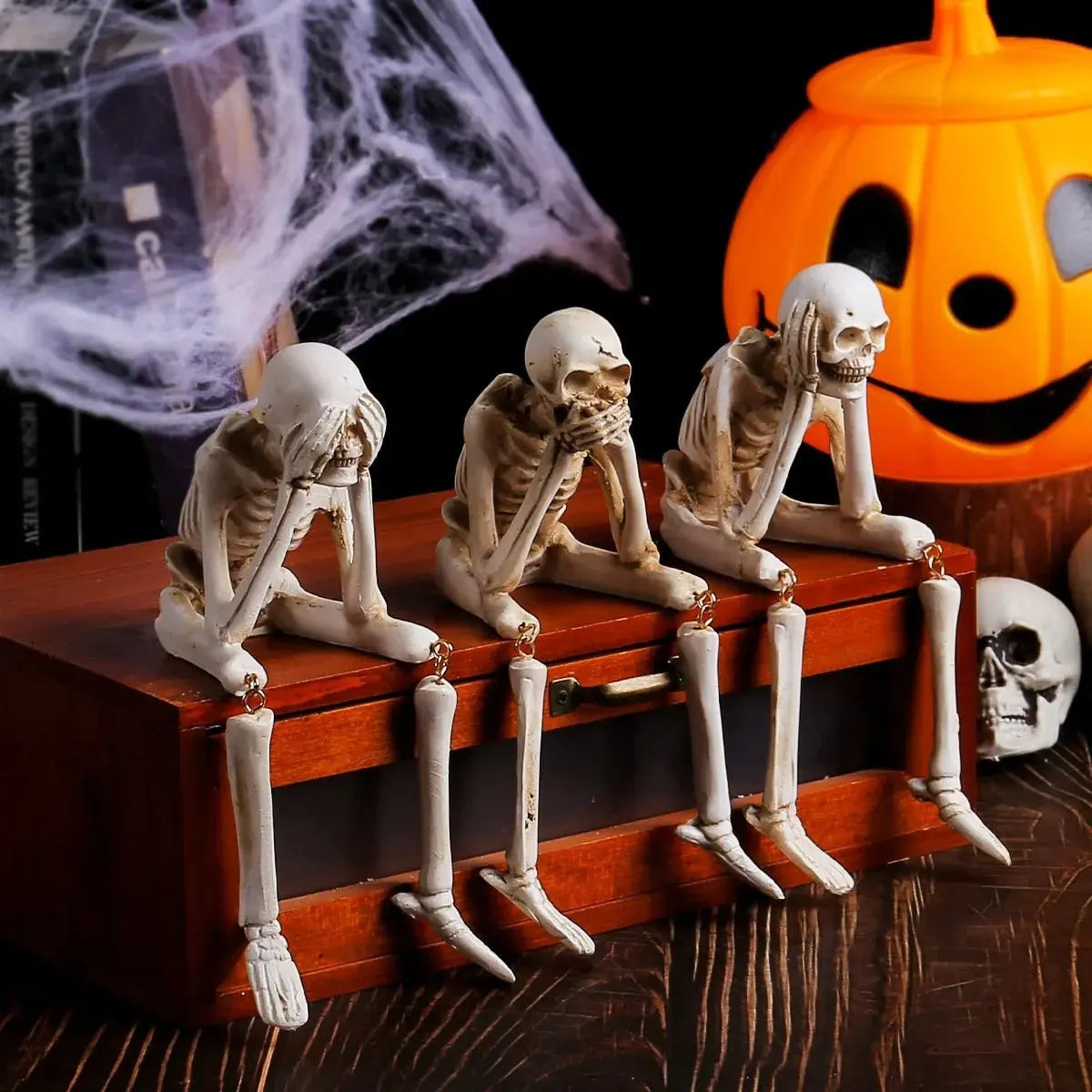 SkullBudy™ – Gruselige Kamin-Deko für Halloween & Party [50% Rabatt]