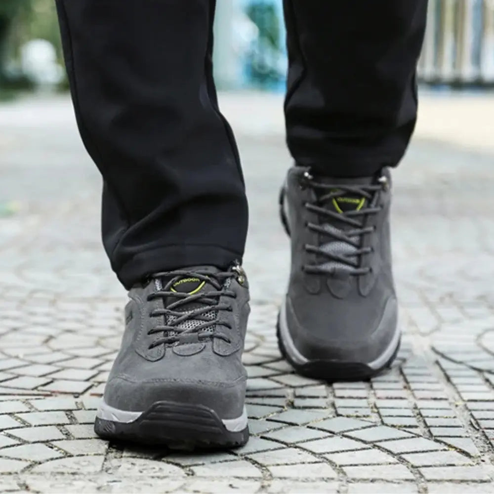 Atmungsaktive Herren Wanderschuhe mit stoßdämpfender Sohle & optimalem Grip