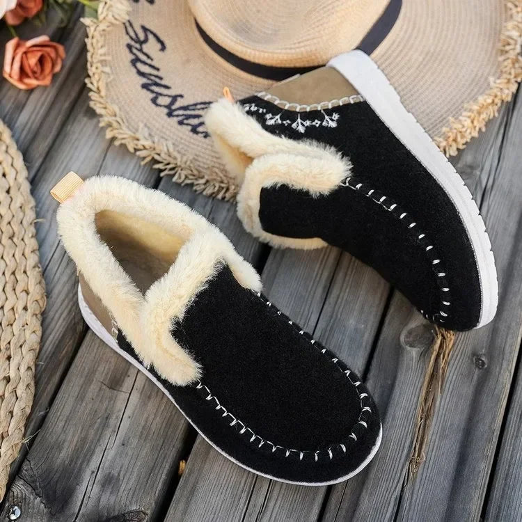 Bequeme Damen Winterstiefel mit Warmfutter & flacher Sohle