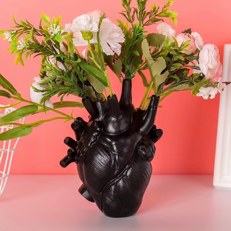 HeartBloom™ – Herzförmige Vase für stilvolle Blumenarrangements [50 % Rabatt]
