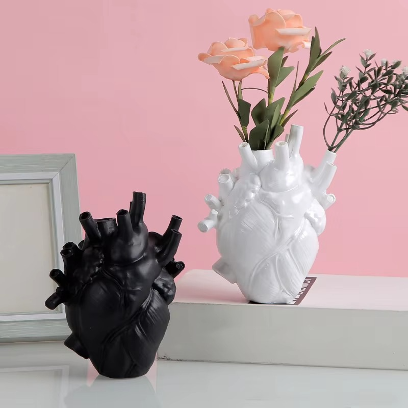 HeartBloom™ – Herzförmige Vase für stilvolle Blumenarrangements [50 % Rabatt]