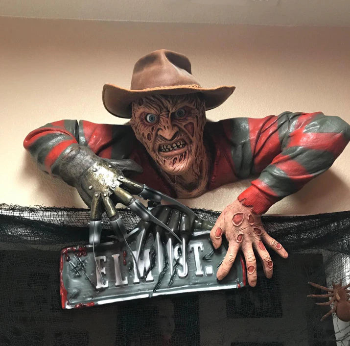 Freddy™ Grabwanderer zum Aufhängen an der Wand
