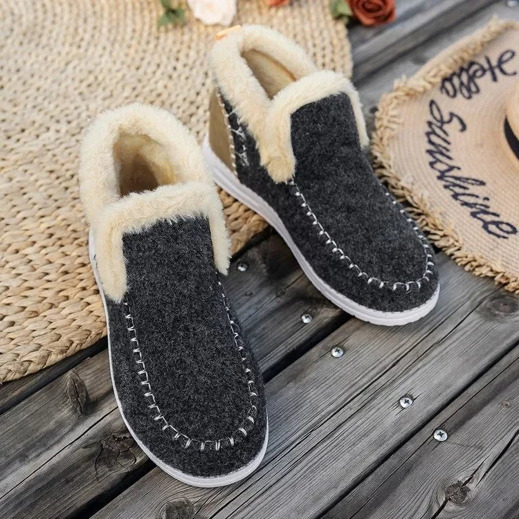 Bequeme Damen Winterstiefel mit Warmfutter & flacher Sohle