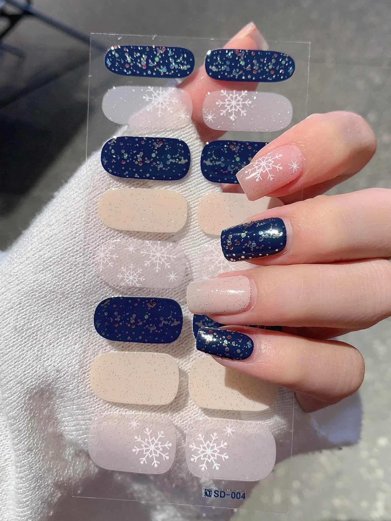 JollyNails™ – Kreative festliche Holiday Nails für strahlende, stilvolle Hände [50 % Rabatt]