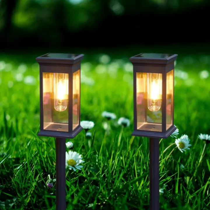 SolarGarden™ – Warmweißes Licht für Wege, Beete & stimmungsvolle Gartenakzente [1 + 1 Gratis]
