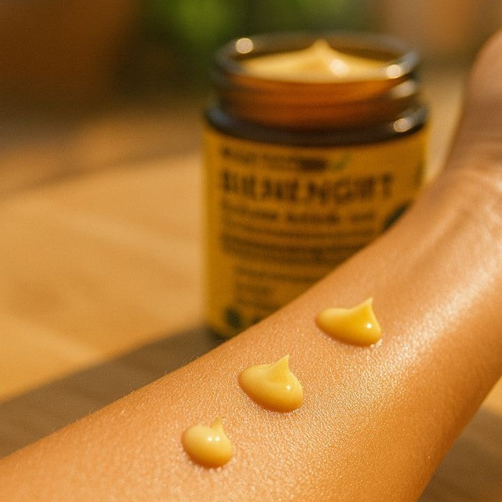 BeeLixir Feuchtigkeitscreme – Straffende, vegane Anti-Aging Pflege mit Bienengiftpeptiden, Hyaluronsäure und Kollagen für strahlende Haut