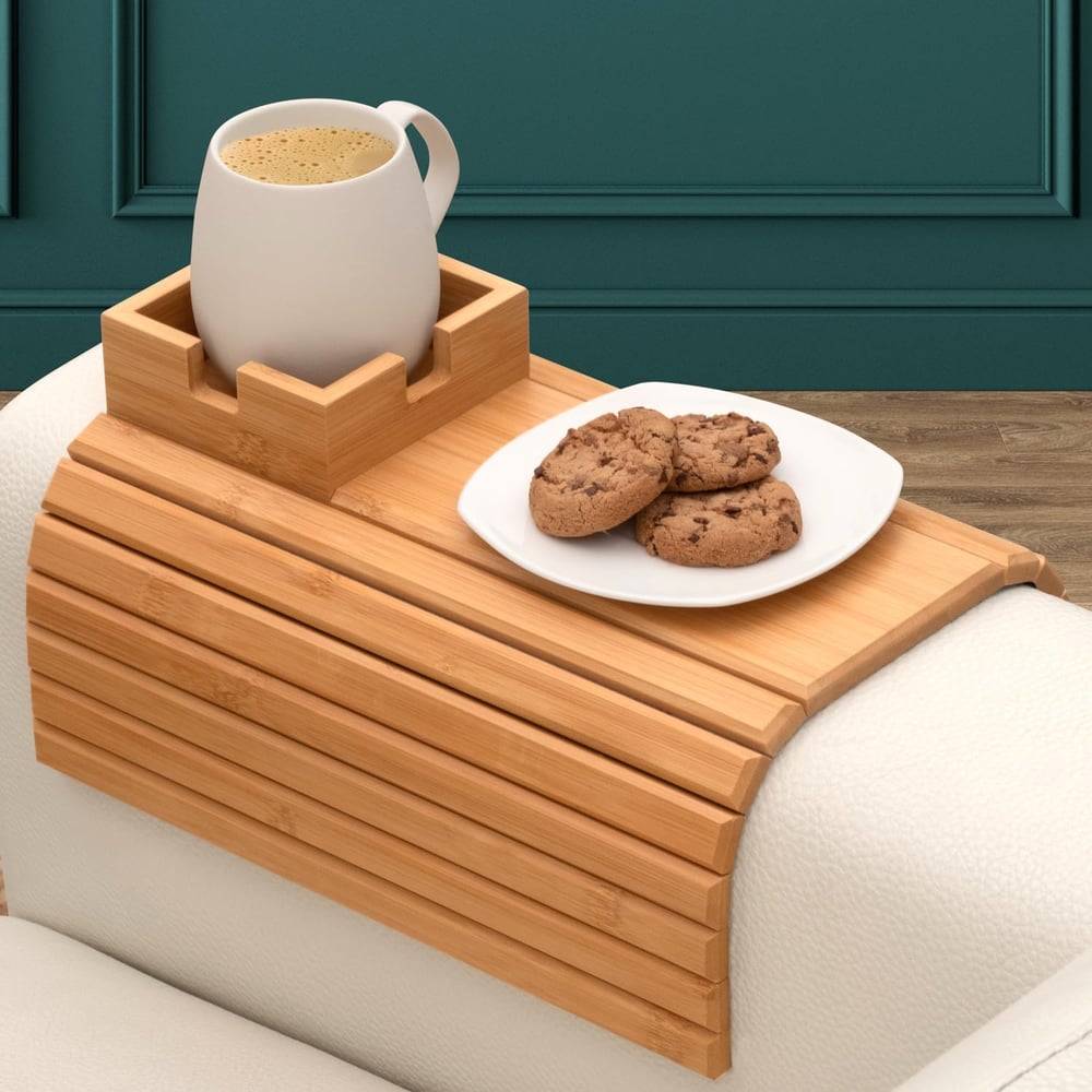 BambooEase™ – Bambus Armlehnen Tablett – Umweltfreundlicher Becher- und Snackhalter für gemütliche Sofastunden [50% Rabatt]