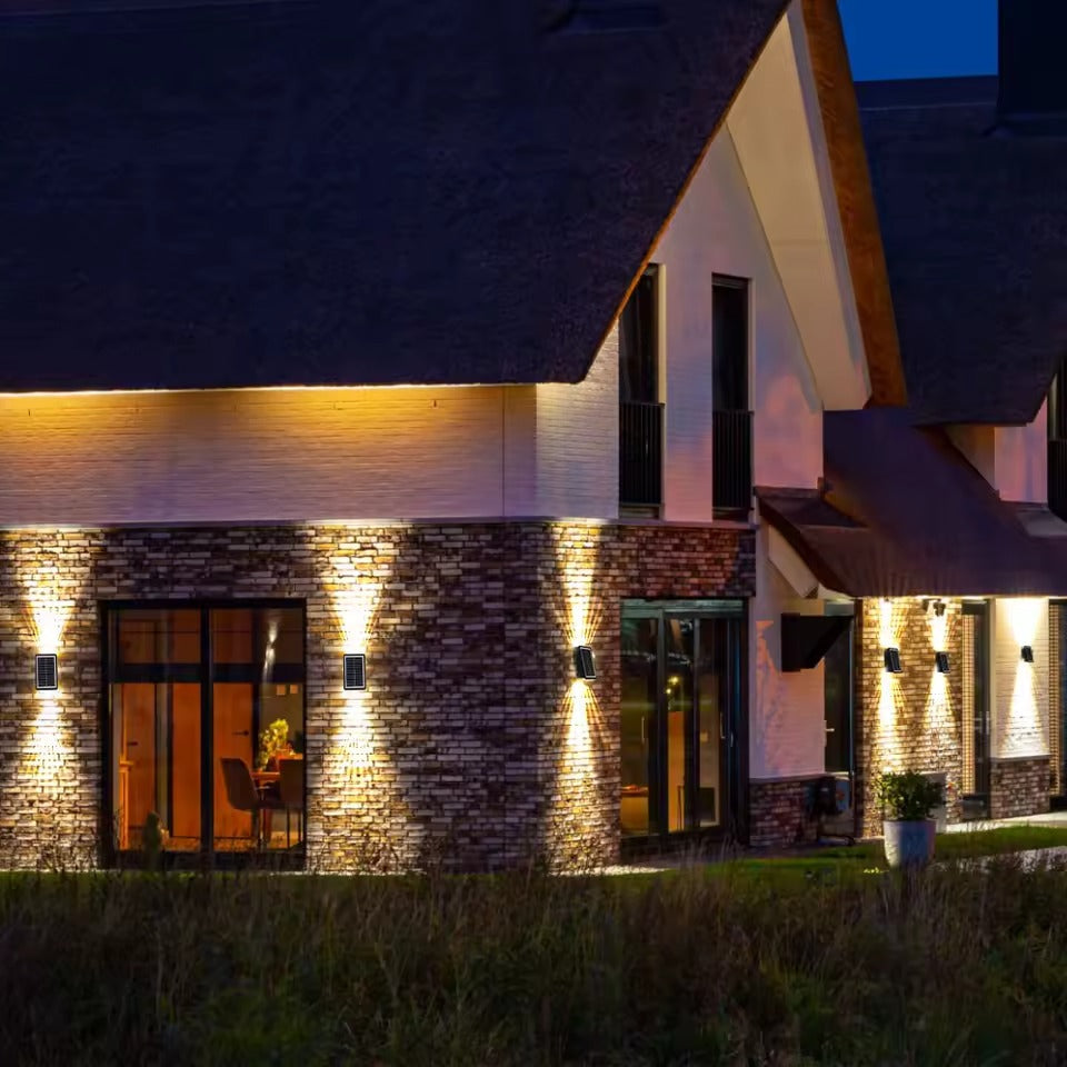 Moderne LED Außenwandleuchte mit Farbwechsel & Dämmerungssensor