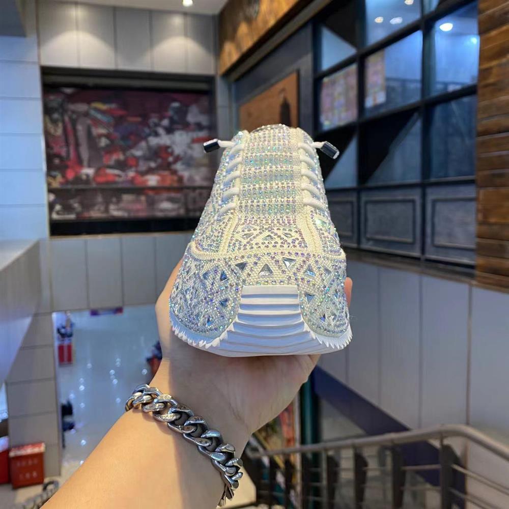 SneakLuxe™ – Diamantbesetzte, stylische und hochwertige Sneakers für Herren [50% Rabatt]