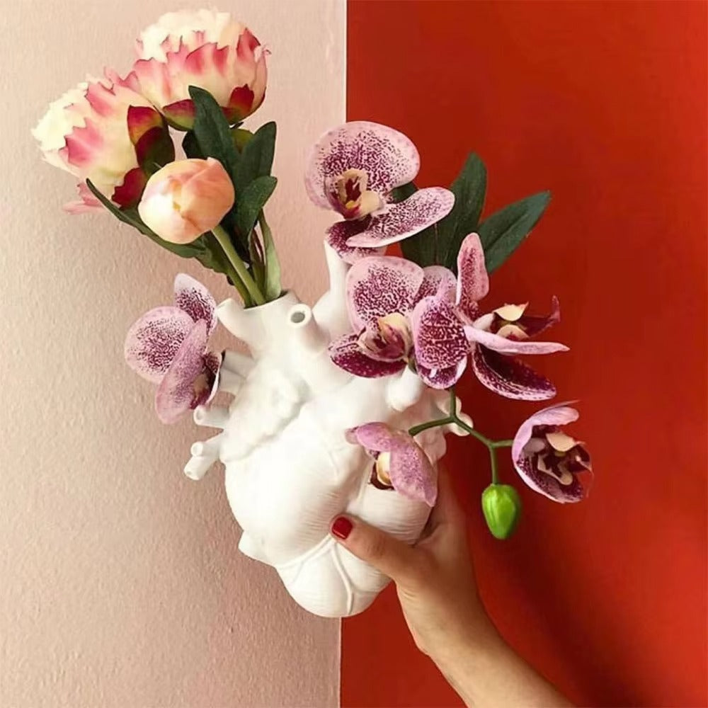 HeartBloom™ – Herzförmige Vase für stilvolle Blumenarrangements [50 % Rabatt]